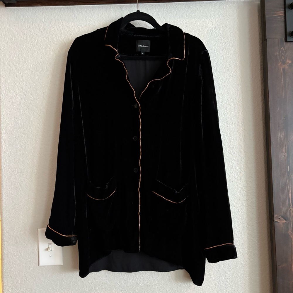 ❗️FINAL❗️Elegant Black Velvet Shirt with Trim by ei8ht dreams